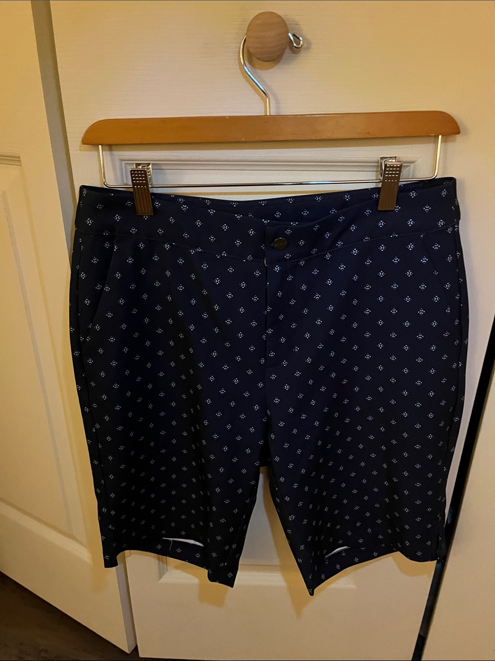 Greg Norman Collection Navy and White Lined Shorts
